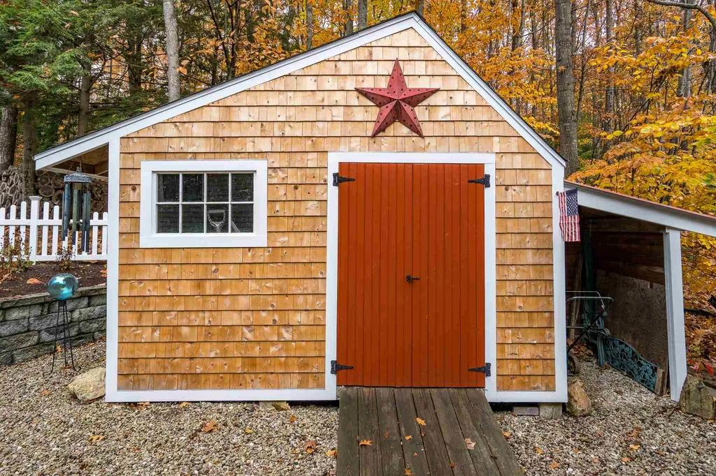 53 Ledgeview Drive Rochester NH 03839