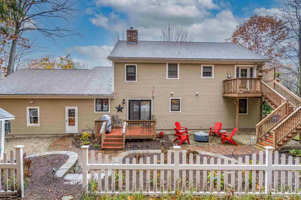 53 Ledgeview Drive Rochester NH 03839