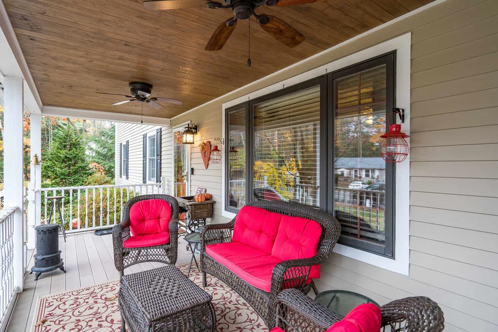 53 Ledgeview Drive Rochester NH 03839