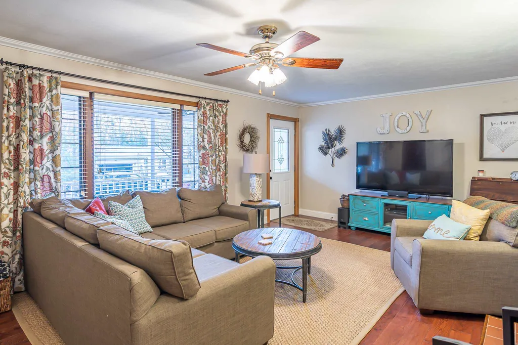 53 Ledgeview Drive Rochester NH 03839