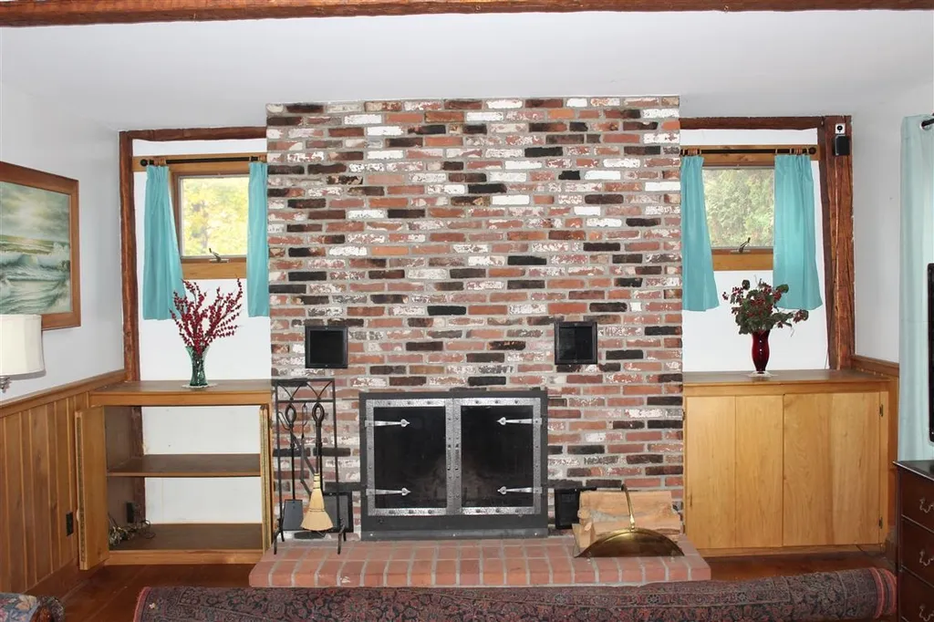 5 Maple Avenue Claremont NH 03743