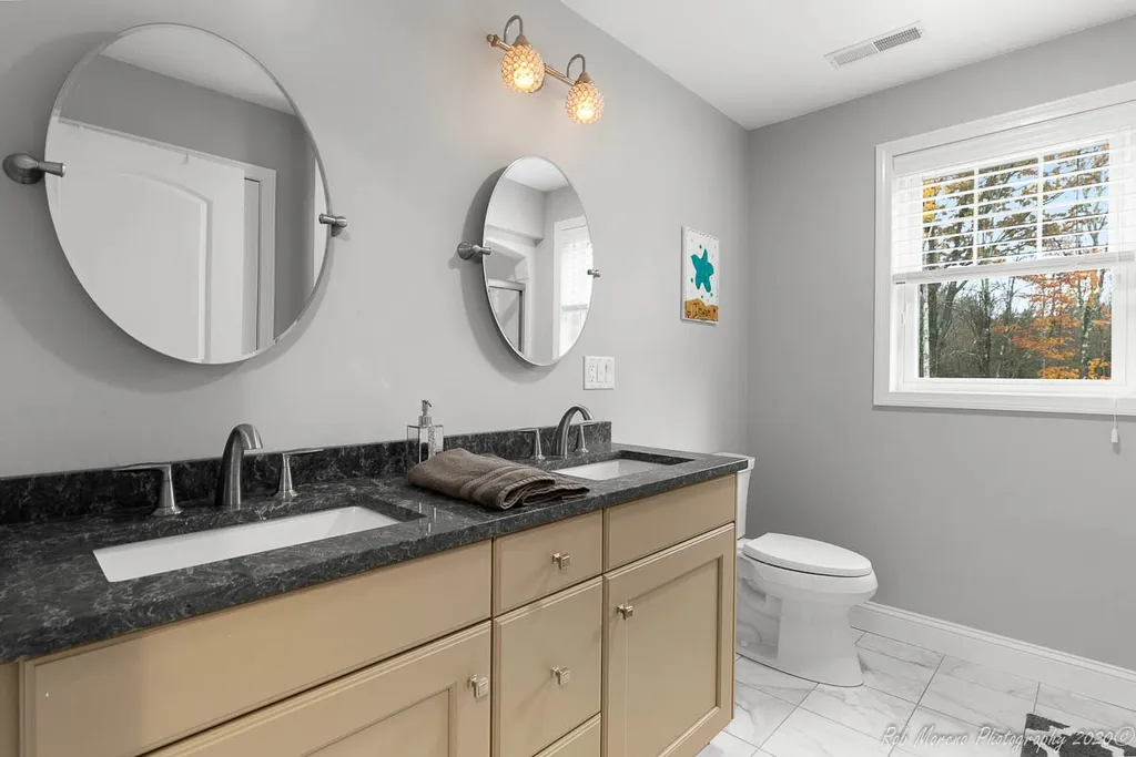 8 Hardy Lane Hampton Falls NH 03844