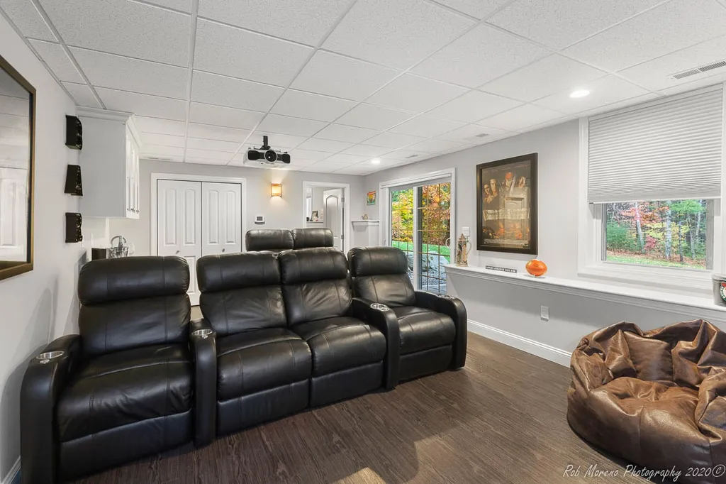 8 Hardy Lane Hampton Falls NH 03844