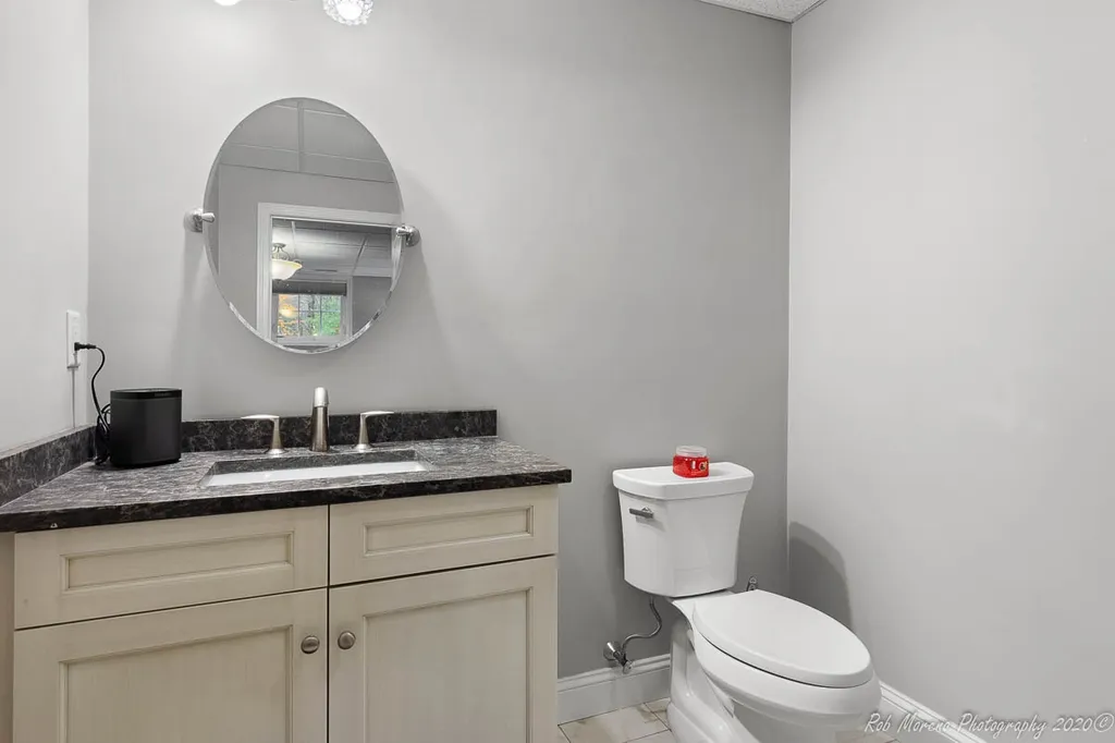 8 Hardy Lane Hampton Falls NH 03844