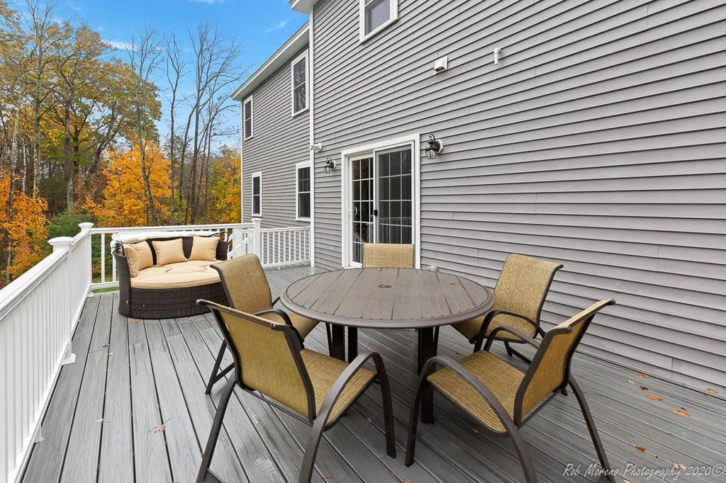 8 Hardy Lane Hampton Falls NH 03844