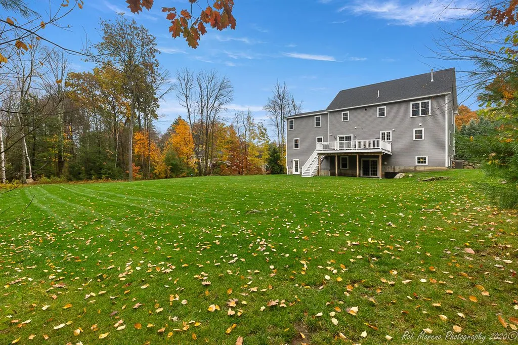 8 Hardy Lane Hampton Falls NH 03844