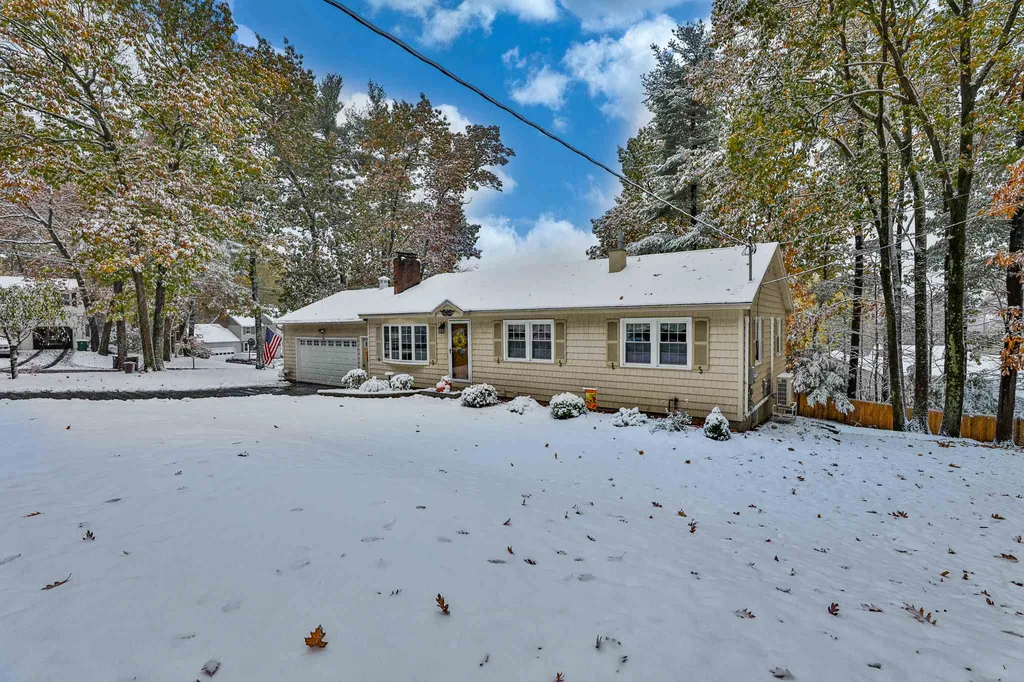 21 Warton Road Nashua NH 03062