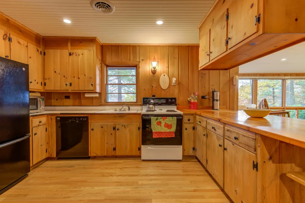 153 Nary Shores Road Wolfeboro NH 03894