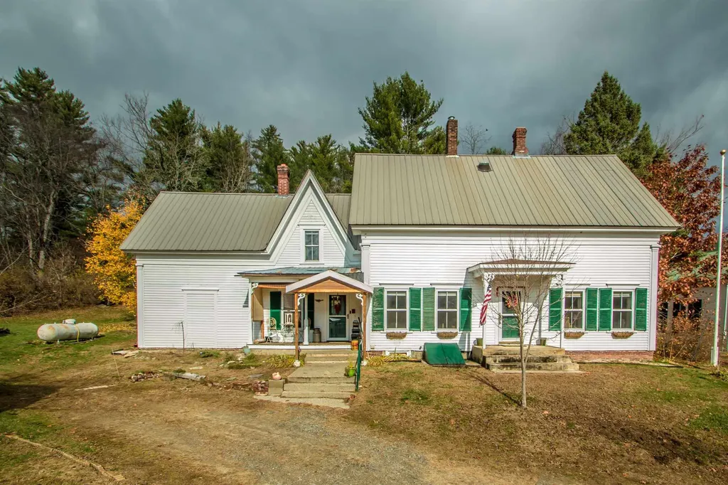 43 Courthouse Drive Guildhall VT 05906