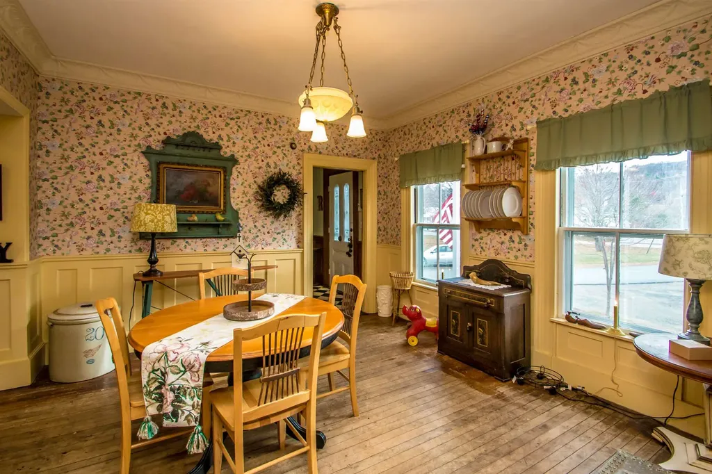 43 Courthouse Drive Guildhall VT 05906
