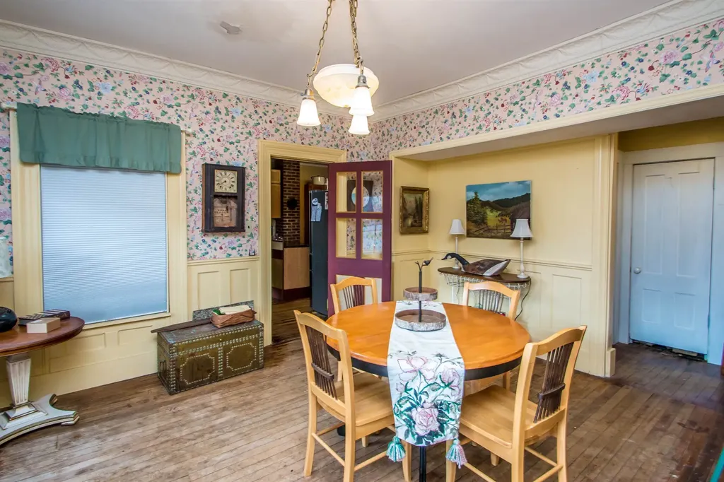 43 Courthouse Drive Guildhall VT 05906