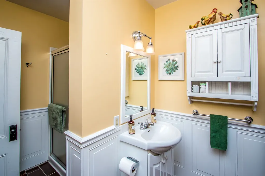 43 Courthouse Drive Guildhall VT 05906