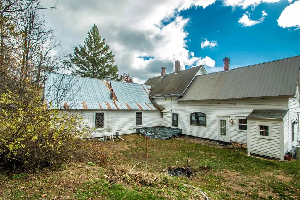 43 Courthouse Drive Guildhall VT 05906