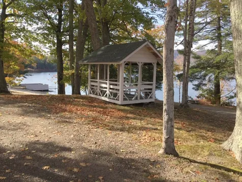 132 S Mayhew Turnpike Hebron NH 03241