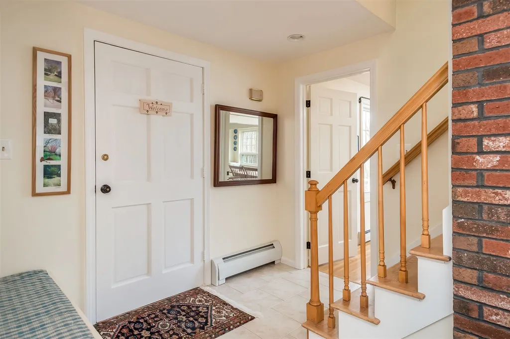 8 Bartlett Road Durham NH 03824