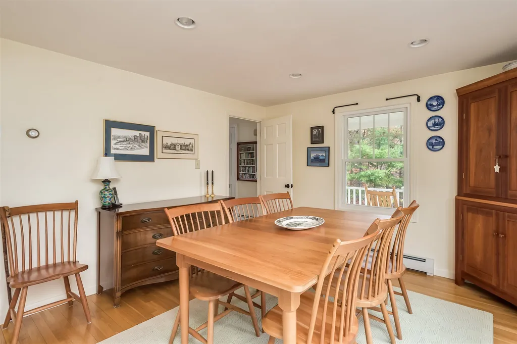 8 Bartlett Road Durham NH 03824