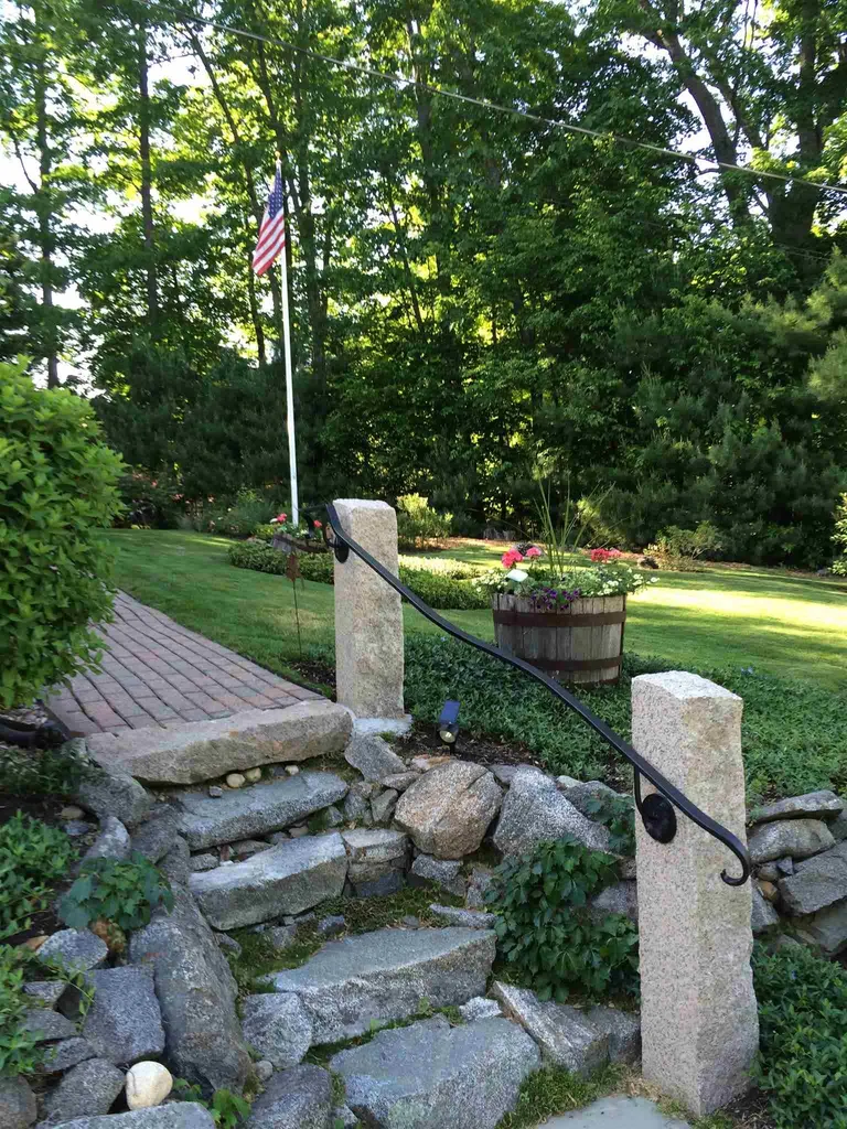 8 Bartlett Road Durham NH 03824