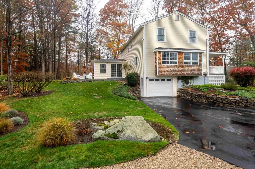 8 Bartlett Road Durham NH 03824