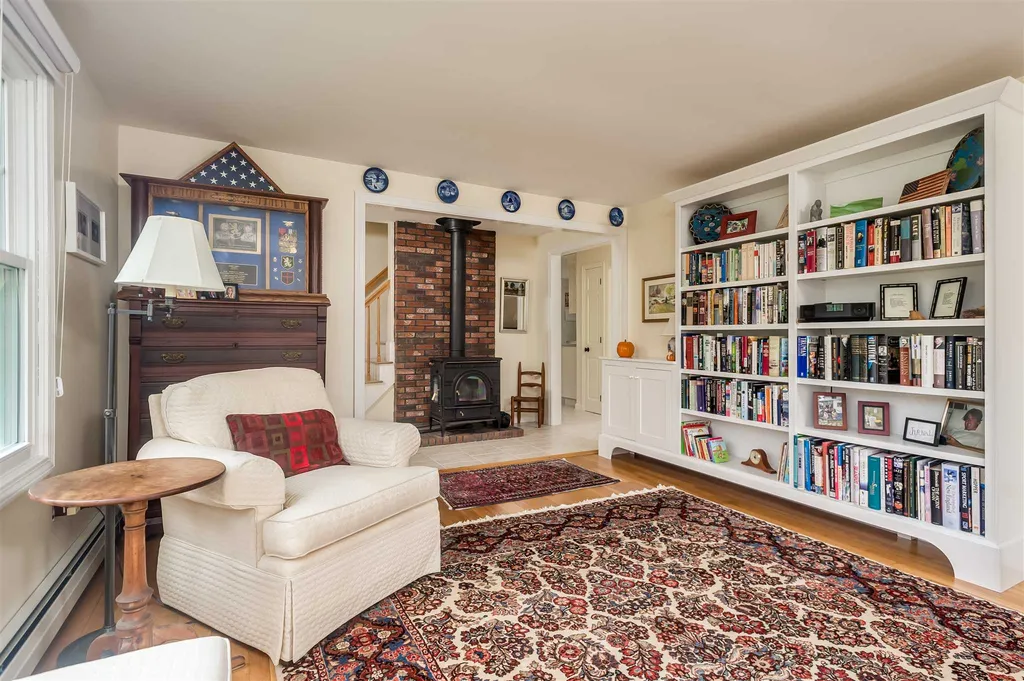 8 Bartlett Road Durham NH 03824