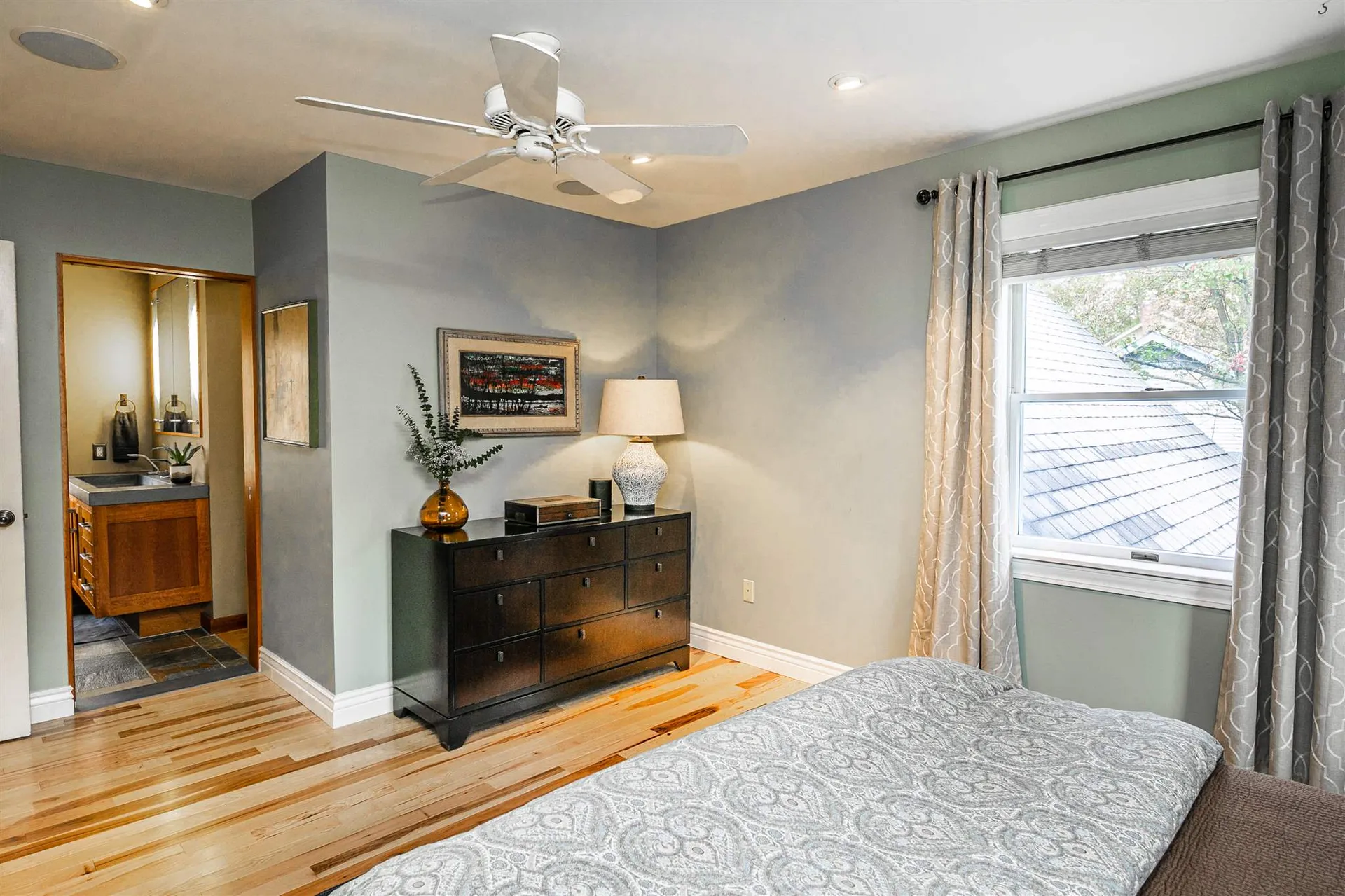 47 Crescent Terrace Burlington VT 05401