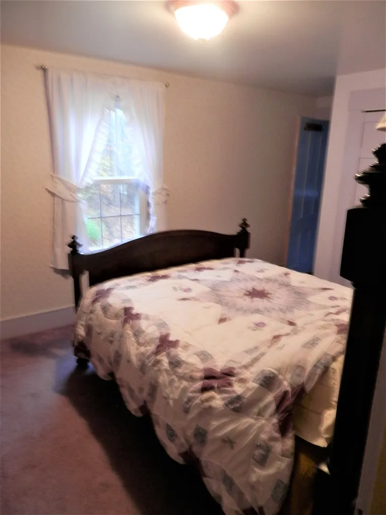 1487 Battle Street Webster NH 03303