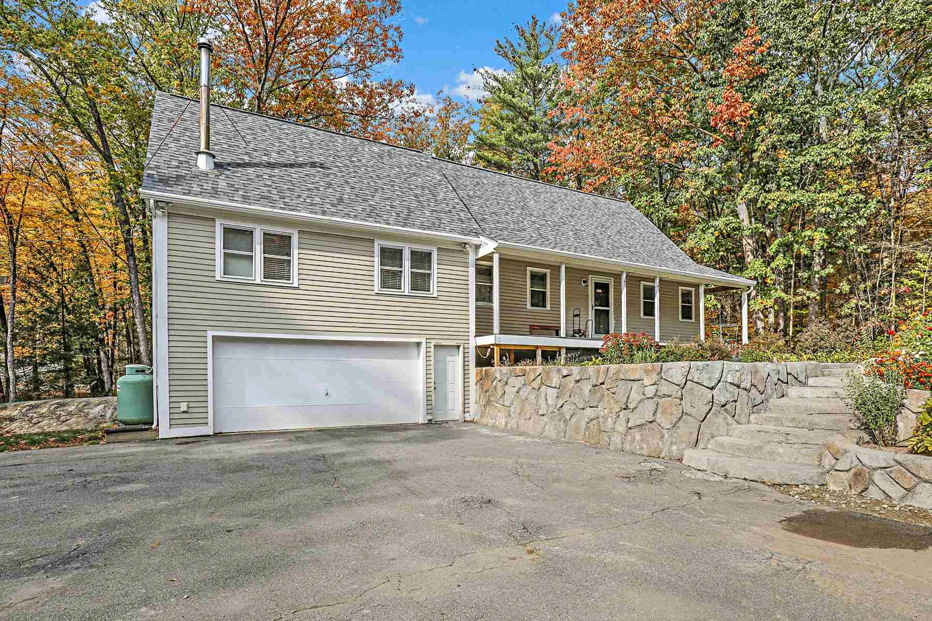 8 Mcgettigan Road Milford NH 03055