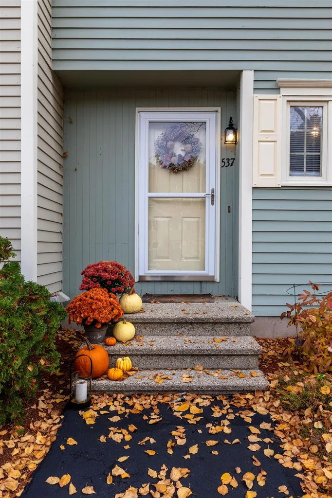 537 Fox Hollow Drive Hudson NH 03051