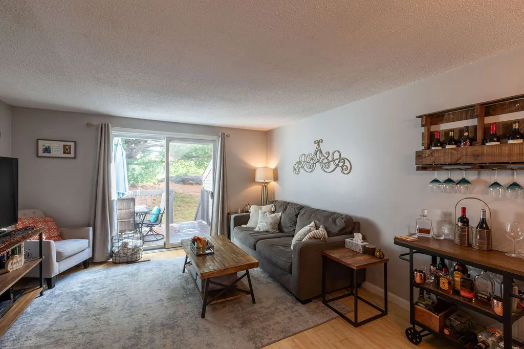537 Fox Hollow Drive Hudson NH 03051