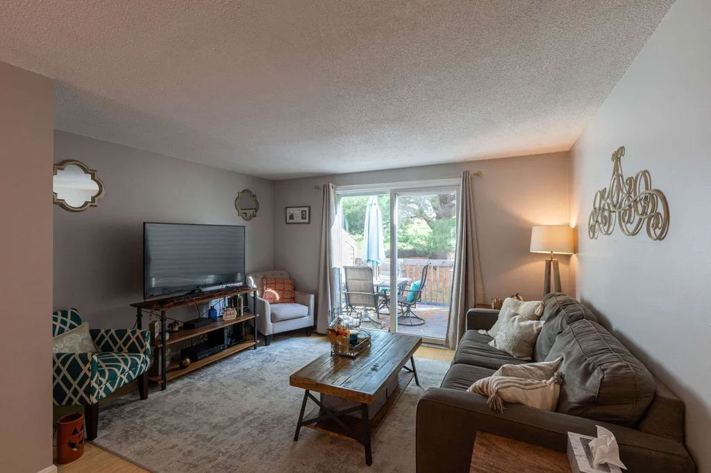 537 Fox Hollow Drive Hudson NH 03051