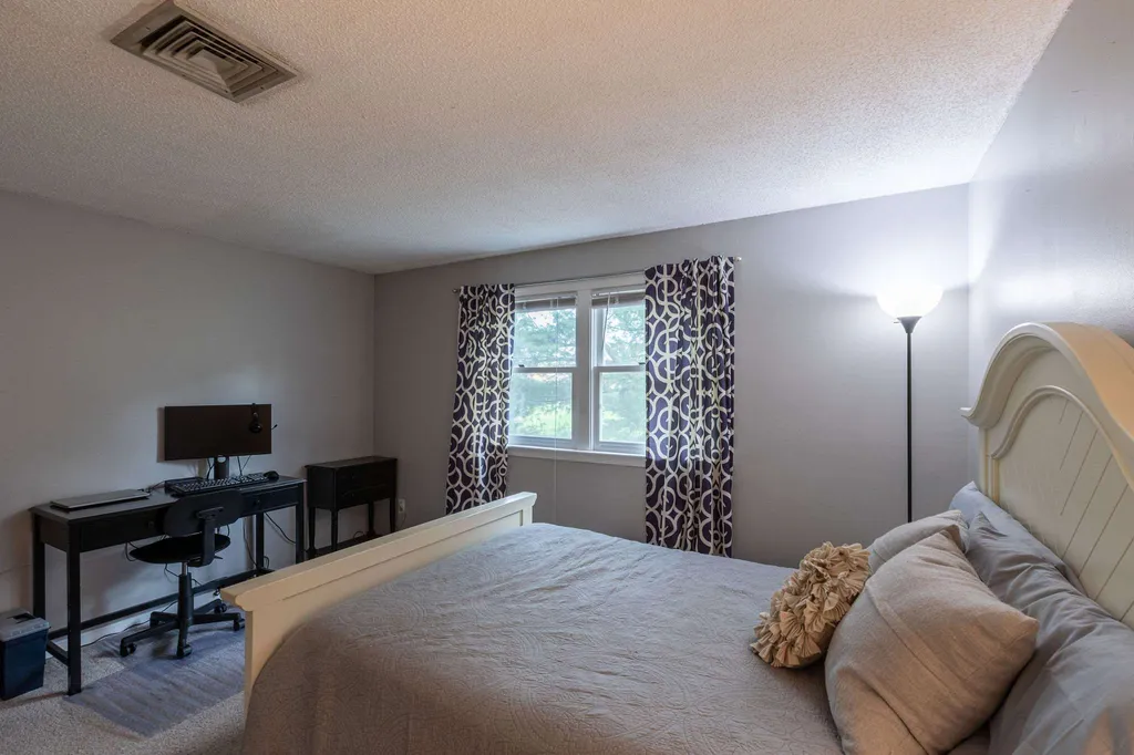 537 Fox Hollow Drive Hudson NH 03051