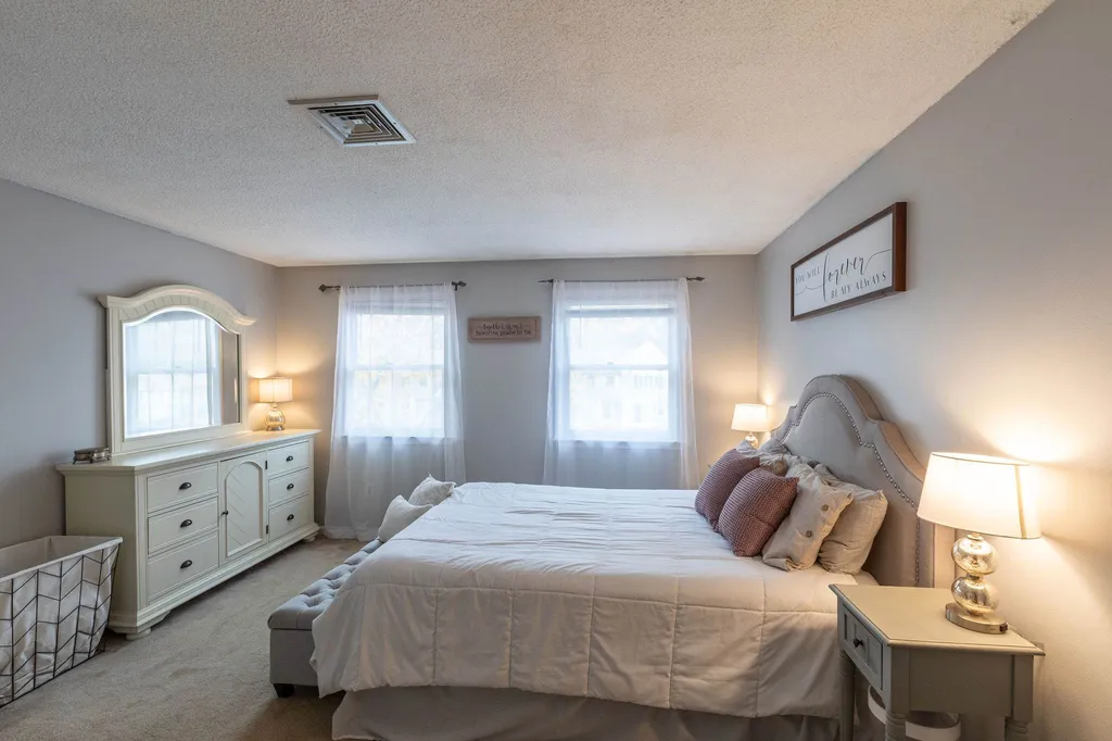 537 Fox Hollow Drive Hudson NH 03051