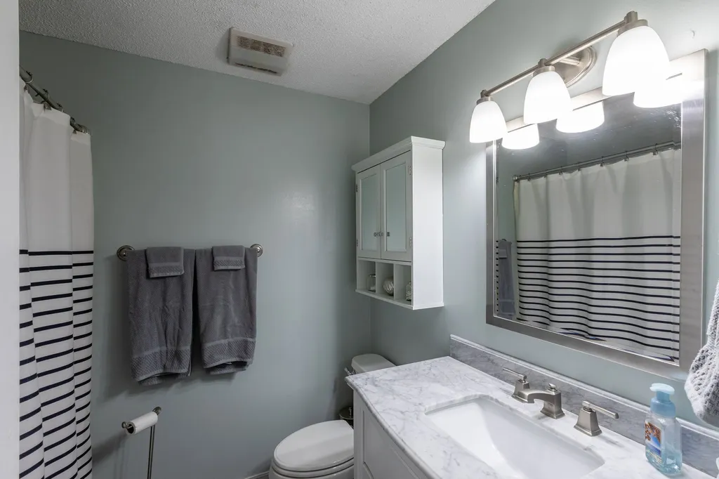 537 Fox Hollow Drive Hudson NH 03051
