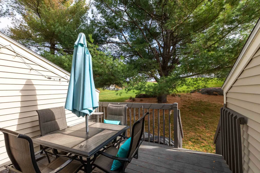 537 Fox Hollow Drive Hudson NH 03051