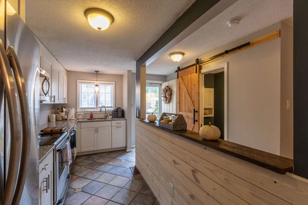 537 Fox Hollow Drive Hudson NH 03051