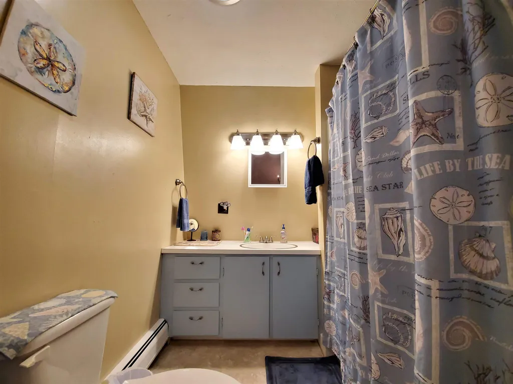 14 Adams Road Enfield NH 03748