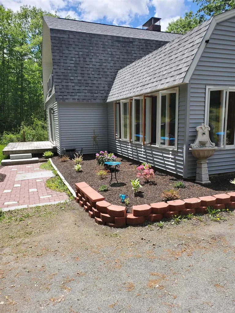 14 Adams Road Enfield NH 03748