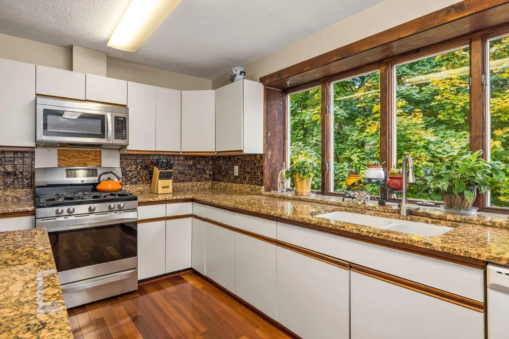 66 Fells Road Portsmouth NH 03801