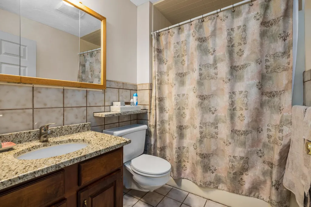 66 Fells Road Portsmouth NH 03801