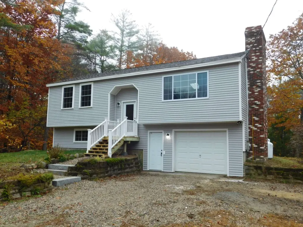 15 Oakwood Road Farmington NH 03835