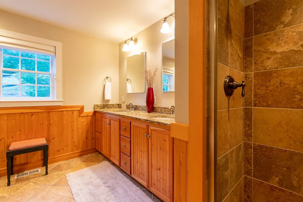 1649 Landgrove Road Londonderry VT 05148
