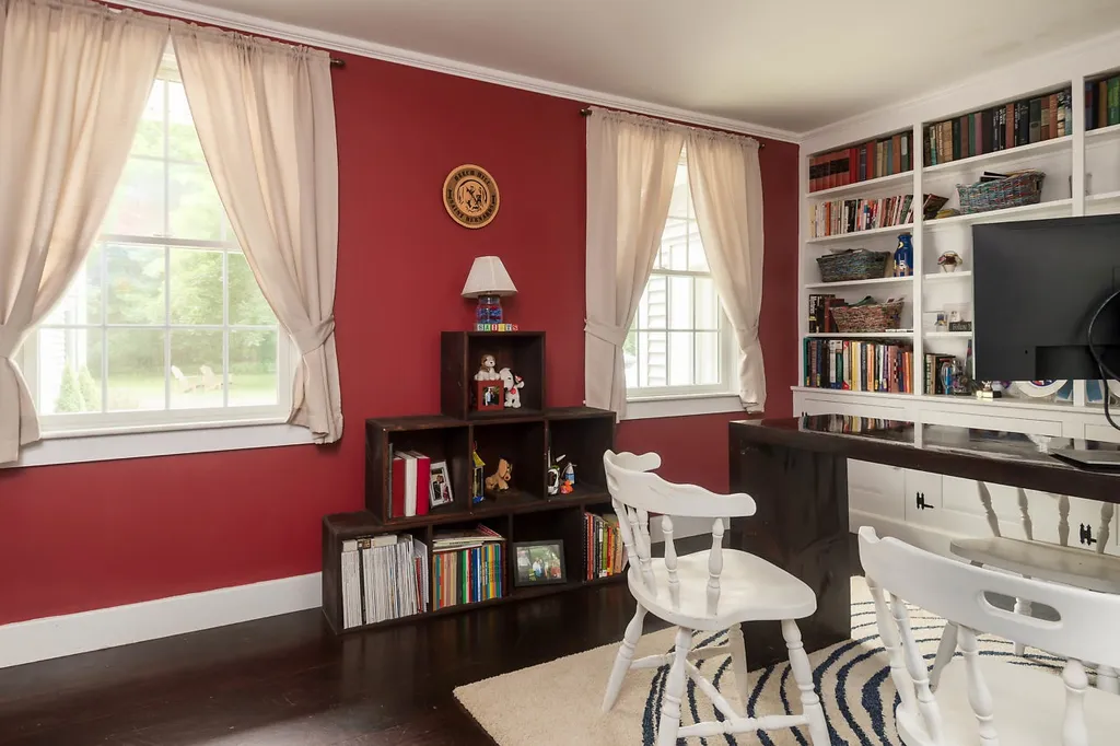 231 Exeter Road Hampton Falls NH 03844