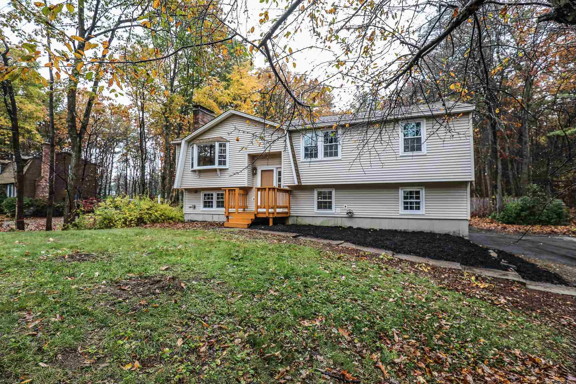 10 Emerald Drive Derry NH 03038