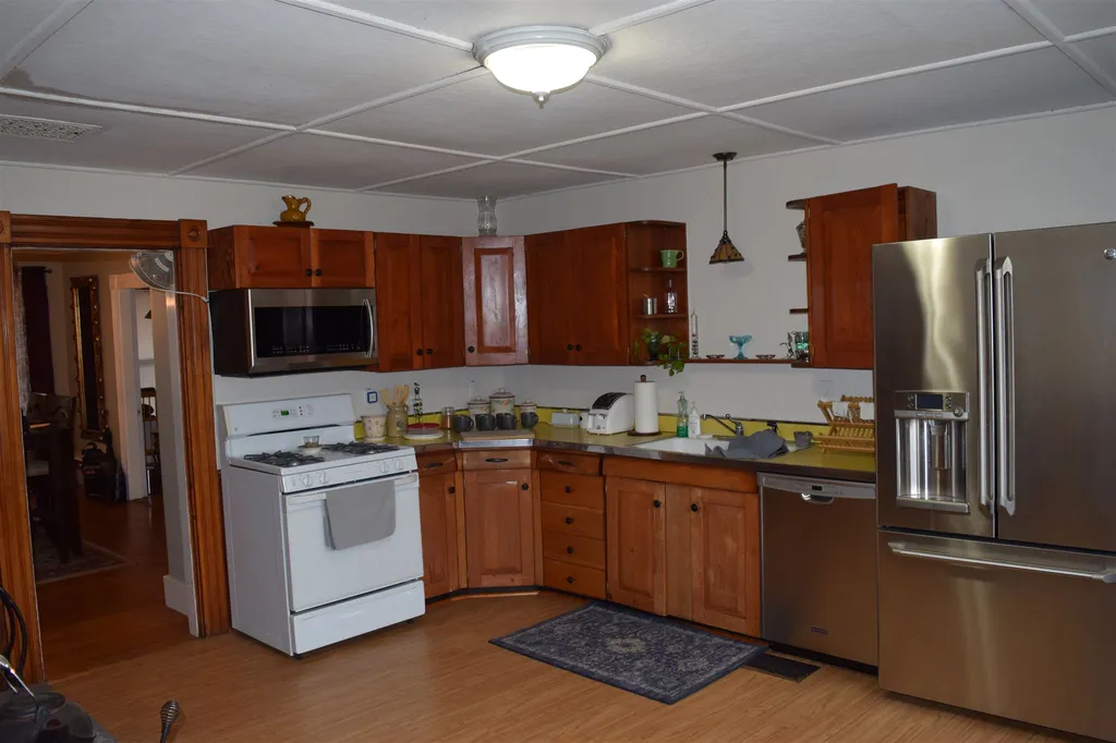 9 Page Street Pittsfield NH 03263