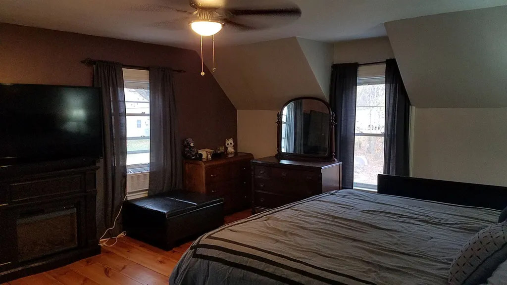 9 Page Street Pittsfield NH 03263
