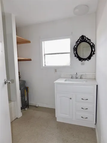 11 Longwood Lane Merrimack NH 03054