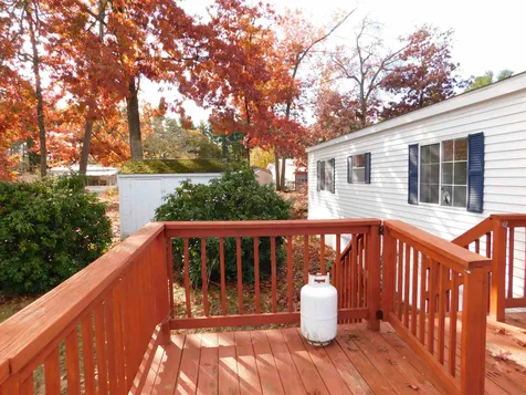 11 Longwood Lane Merrimack NH 03054