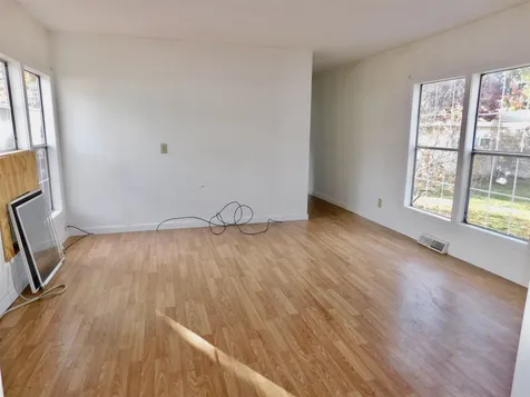 11 Longwood Lane Merrimack NH 03054