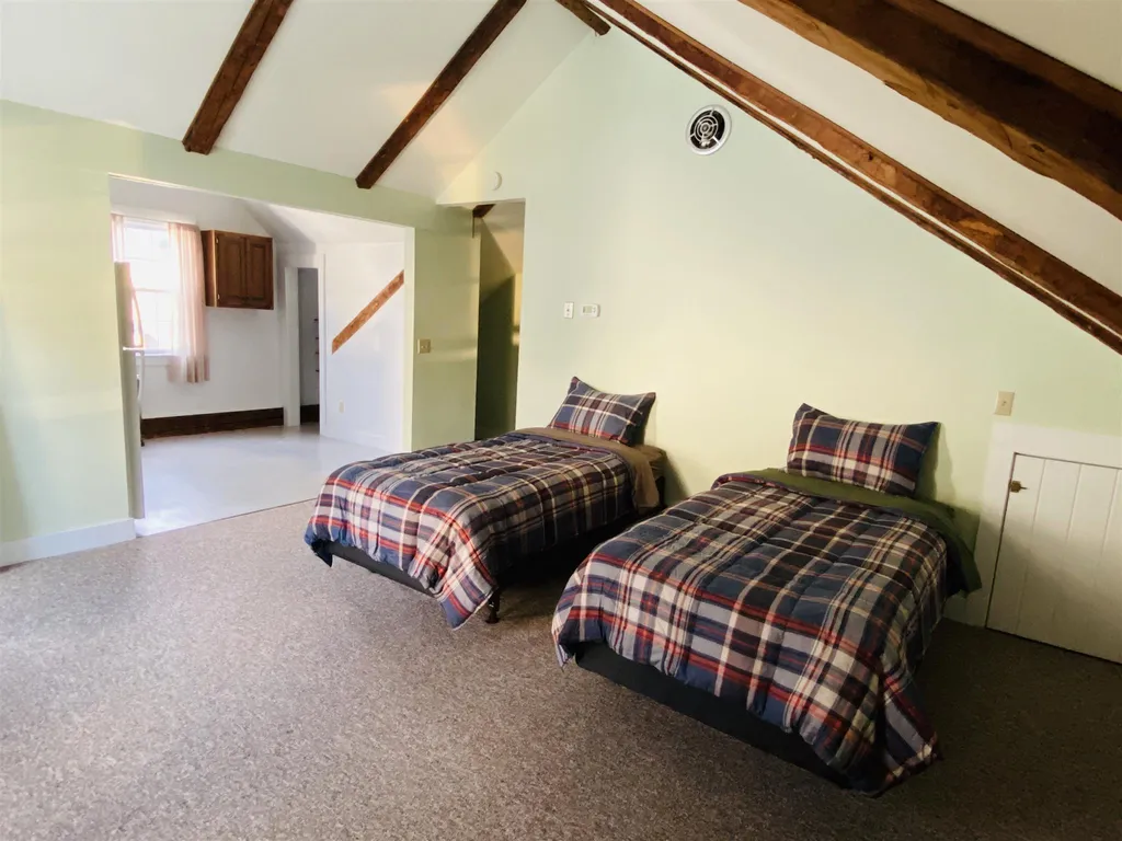 21 Bunker Hill Street Lancaster NH 03584