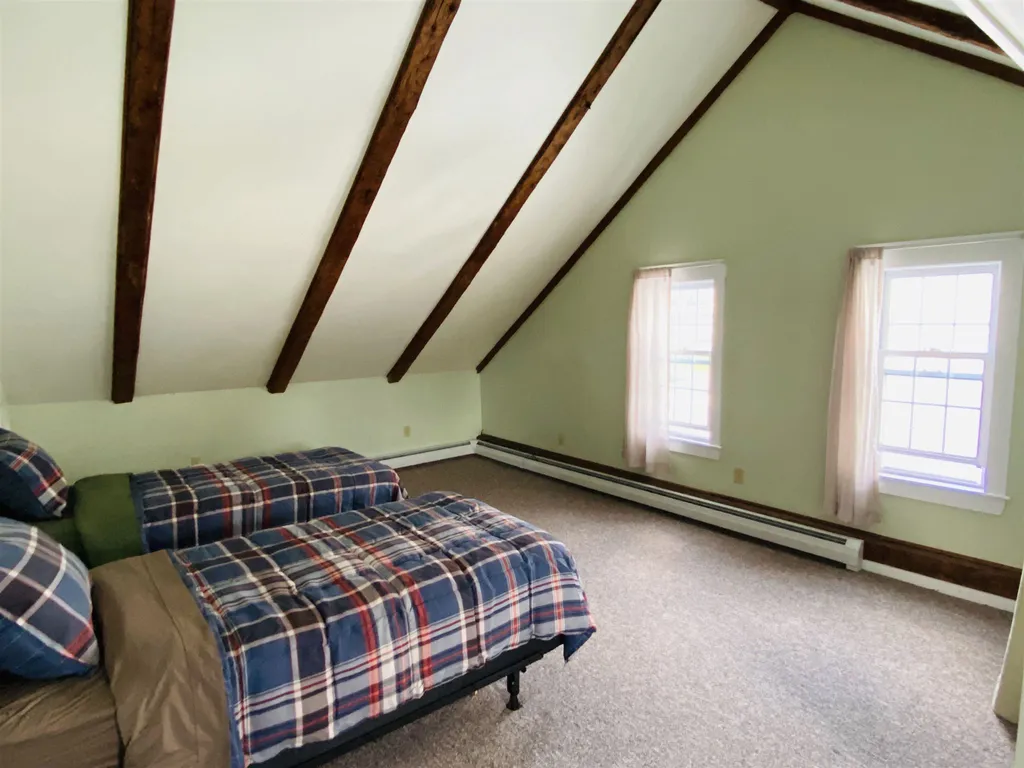 21 Bunker Hill Street Lancaster NH 03584