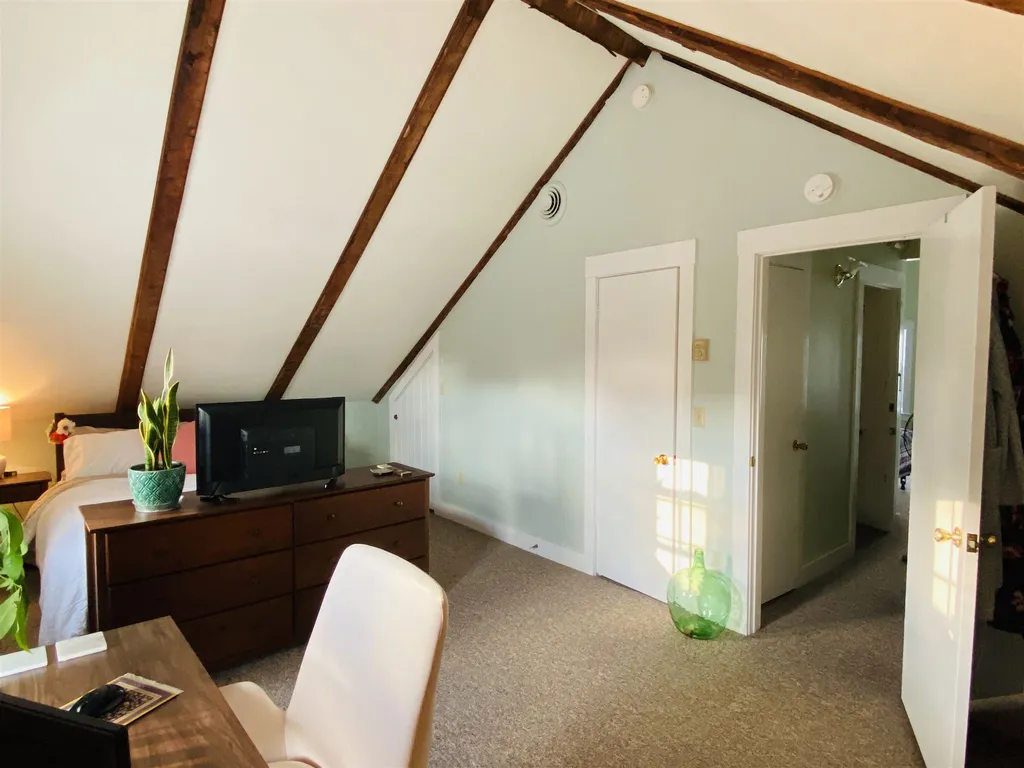 21 Bunker Hill Street Lancaster NH 03584